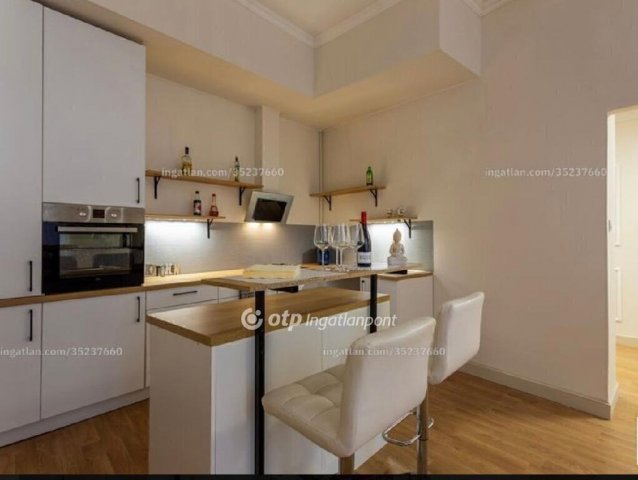 Eladó téglalakás, Budapesten, VI. kerületben 155 M Ft, 3 szobás