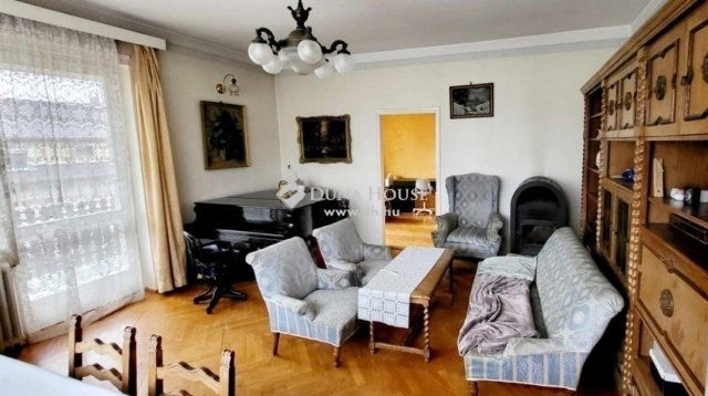 Eladó családi ház, Vácon 104.99 M Ft, 6 szobás