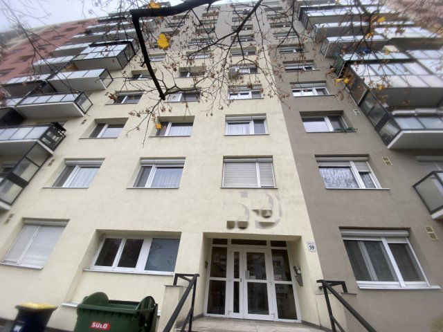 Eladó téglalakás, Budapesten, XV. kerületben, Zsókavár utcában