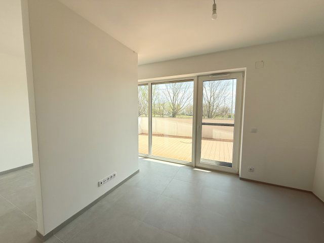 Eladó téglalakás, Alsóörsön 71.9 M Ft, 1 szobás