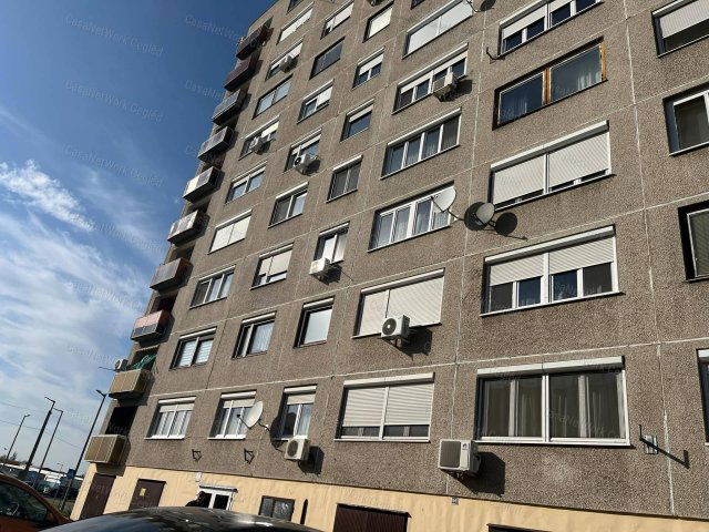 Eladó panellakás, Cegléden 31.9 M Ft, 2 szobás