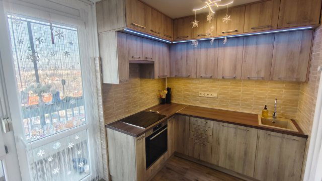 Eladó panellakás, Debrecenben 82.9 M Ft, 4 szobás