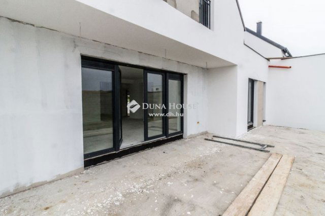 Eladó ikerház, Szombathelyen 169 M Ft, 4 szobás