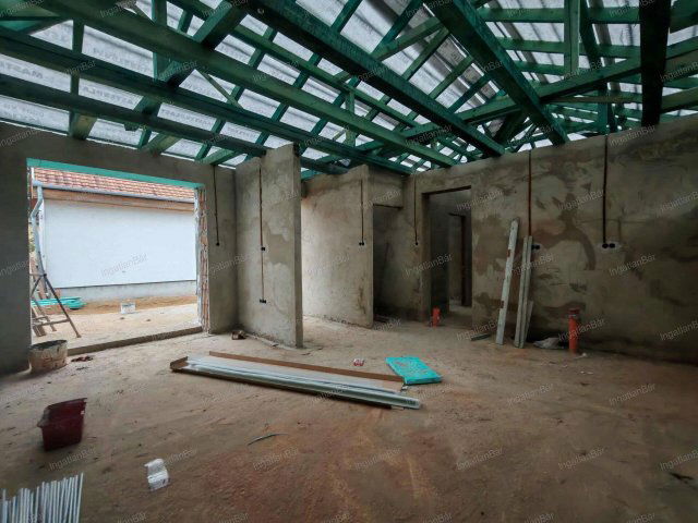 Eladó téglalakás, Nyíregyházán 81.999 M Ft, 3 szobás