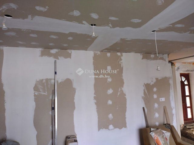 Eladó családi ház, Baján 14.5 M Ft, 2 szobás