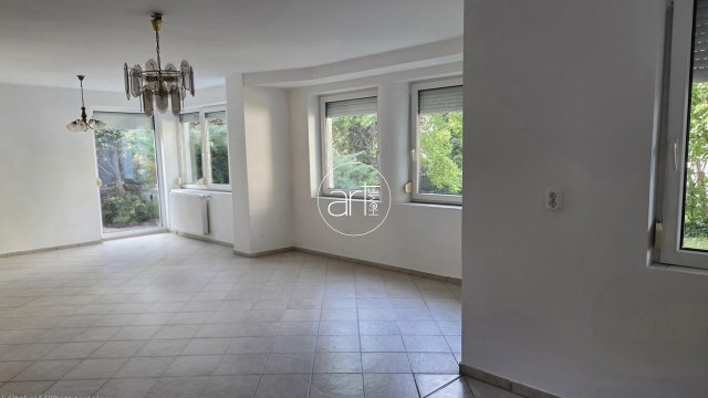 Kiadó téglalakás, albérlet, Szegeden 250 E Ft / hó, 3 szobás