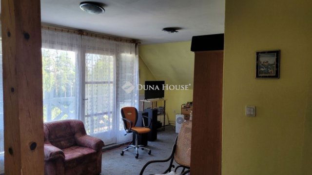 Eladó családi ház, Pécsett 70 M Ft, 5 szobás