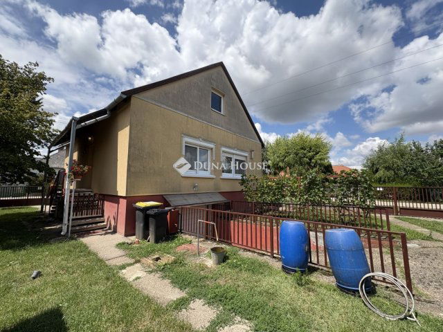 Eladó családi ház, Ácson, Győri utcában 45 M Ft, 3 szobás