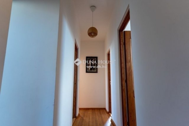 Eladó családi ház, Szentendrén 165 M Ft, 5 szobás