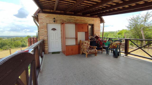 Eladó nyaraló, Tatán 15.99 M Ft, 2+2 szobás