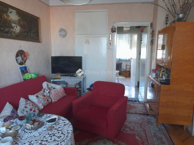 Eladó téglalakás, Szolnokon 29.5 M Ft, 2 szobás