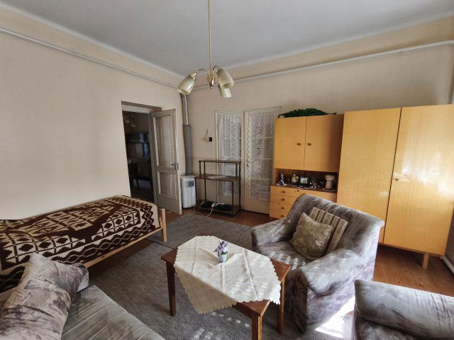 Eladó családi ház, Dunaföldváron 32.5 M Ft, 2 szobás