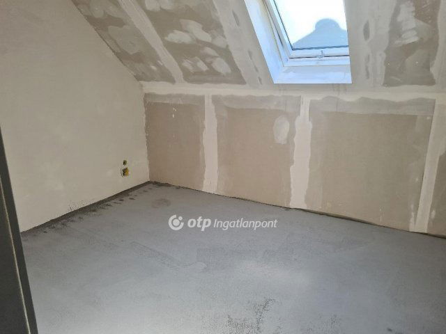 Eladó családi ház, Törökbálinton 170 M Ft, 9 szobás