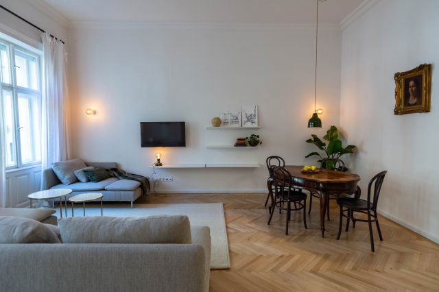 Eladó téglalakás, Budapesten, VI. kerületben, Lázár utcában