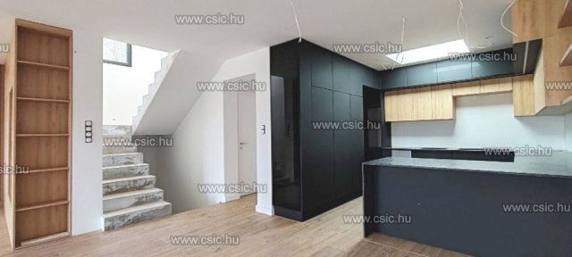 Eladó ikerház, Budapesten, II. kerületben 299 M Ft, 4 szobás