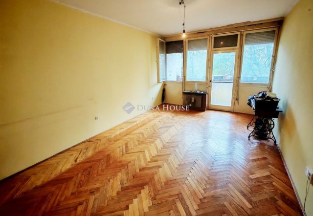 Eladó téglalakás, Csurgón 11 M Ft, 2 szobás