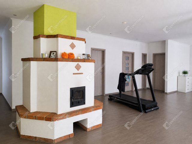 Eladó családi ház, Sopronban 190 M Ft, 6 szobás