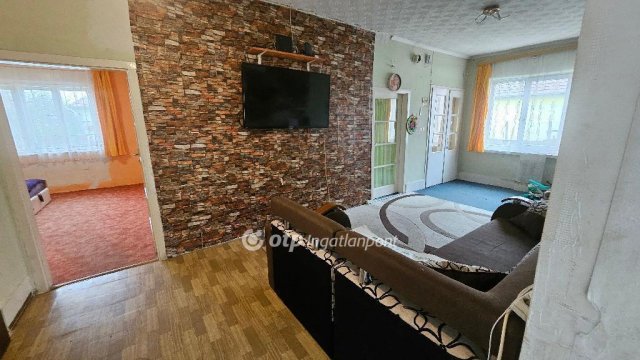 Eladó családi ház, Farmoson 36.9 M Ft, 4 szobás