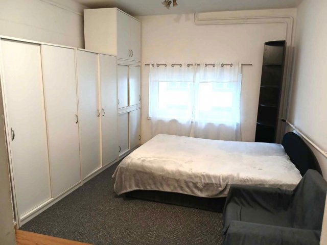 Kiadó panellakás, albérlet, Debrecenben 140 E Ft / hó, 1 szobás