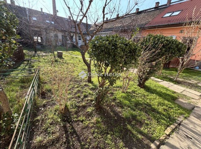 Eladó téglalakás, Budapesten, X. kerületben 26.9 M Ft, 1 szobás