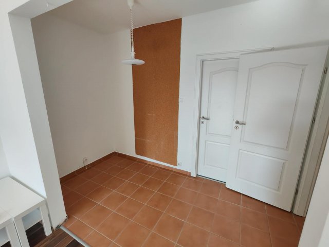Eladó panellakás, Tatabányán 41.5 M Ft, 2 szobás