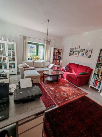 Eladó téglalakás, Keszthelyen 64.99 M Ft, 1 szobás