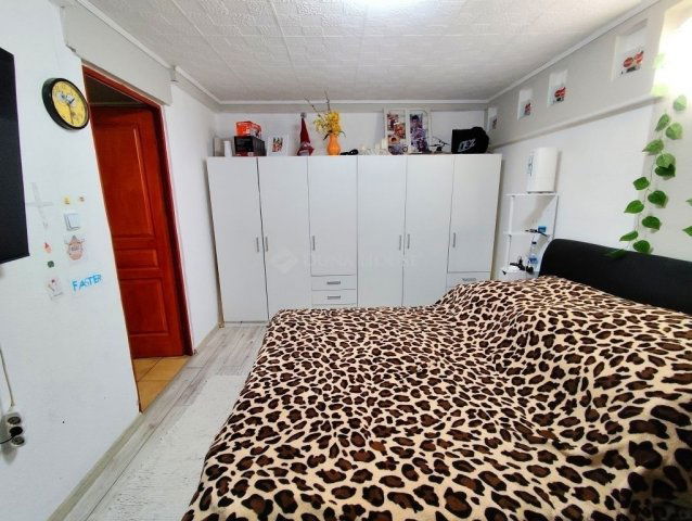 Eladó családi ház, Vecsésen 30 M Ft, 3 szobás