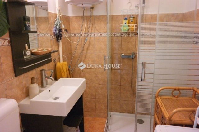 Eladó téglalakás, Budapesten, XX. kerületben 52.3 M Ft, 1 szobás