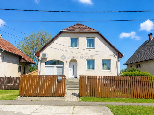 Eladó családi ház, Zagyvaszántón 74.99 M Ft, 4 szobás
