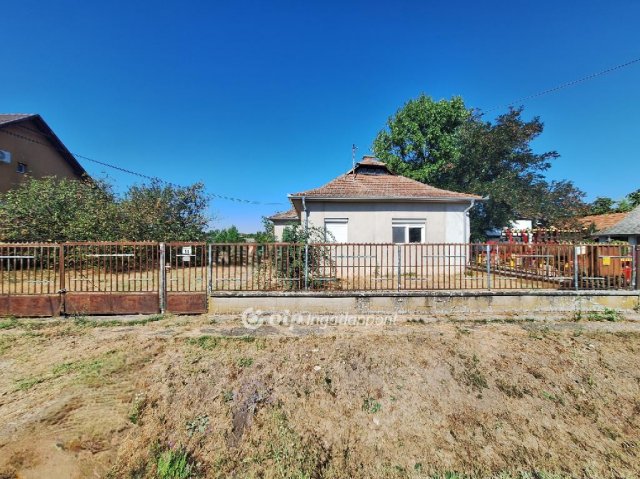 Eladó családi ház, Füzesgyarmaton 17.5 M Ft, 2 szobás