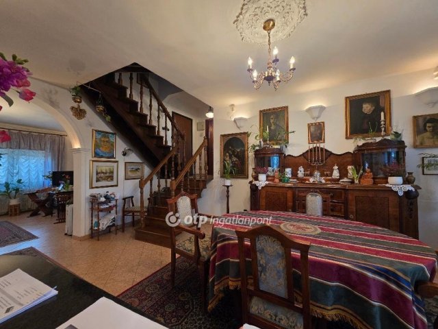 Eladó sorház, Szigetszentmiklóson 129 M Ft, 6 szobás