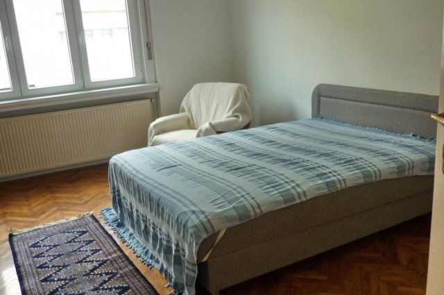Kiadó téglalakás, albérlet, Pécsett 140 E Ft / hó, 1+1 szobás