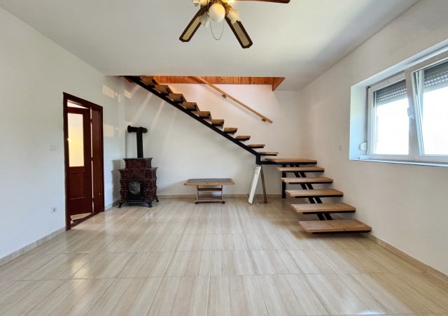 Eladó sorház, Szokolyán 41.99 M Ft, 2+1 szobás