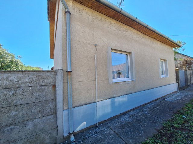 Eladó családi ház, Makón 31.9 M Ft, 3 szobás