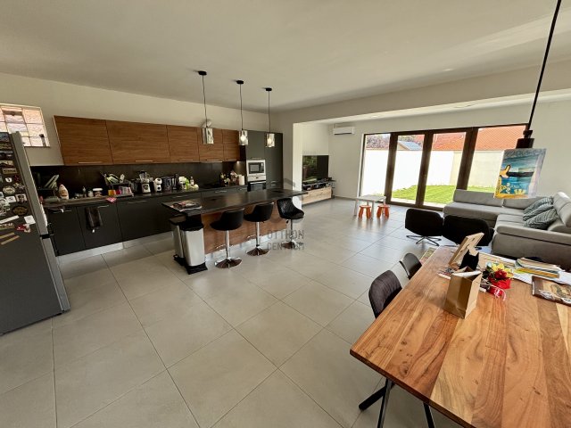 Kiadó családi ház, albérlet, Debrecenben 660 E Ft / hó
