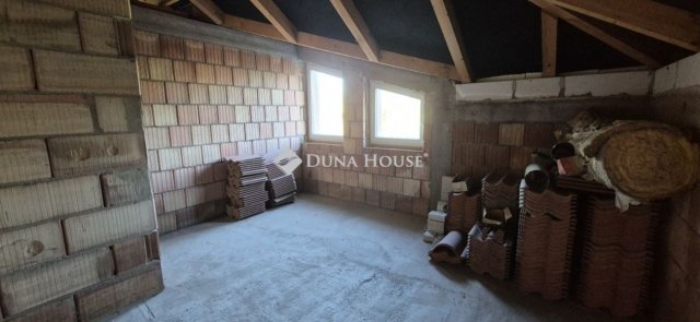 Eladó családi ház, Monoron 164.9 M Ft, 5 szobás