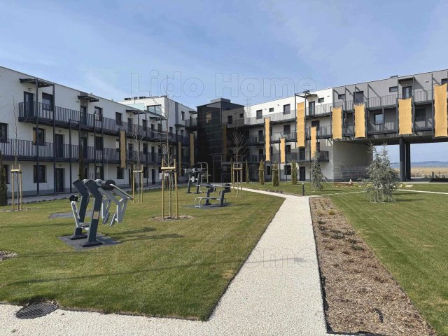 Eladó téglalakás, Balatonszemesen 132.9 M Ft, 3 szobás