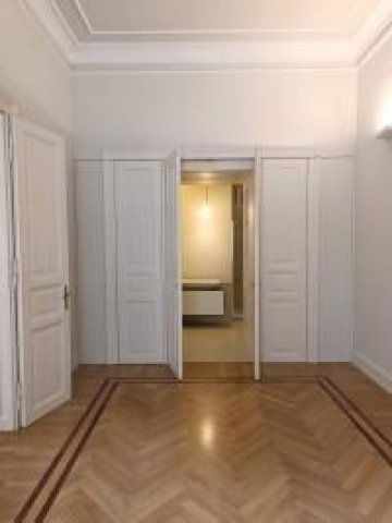 Eladó téglalakás, Budapesten, VI. kerületben 132.9 M Ft