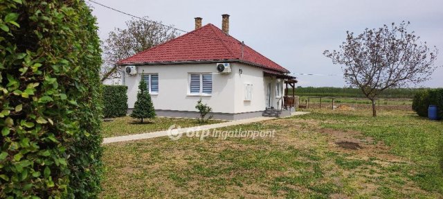 Eladó családi ház, Nyírbogdányon 43.5 M Ft, 2 szobás