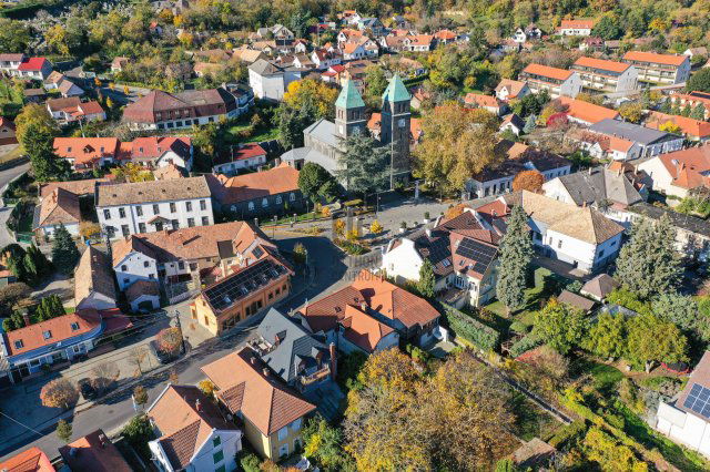 Eladó családi ház, Badacsonytomajon 149 M Ft, 6 szobás