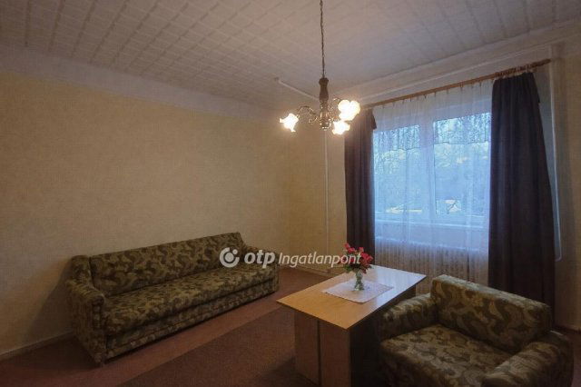 Eladó családi ház, Pusztaszabolcson 74.9 M Ft, 4+1 szobás