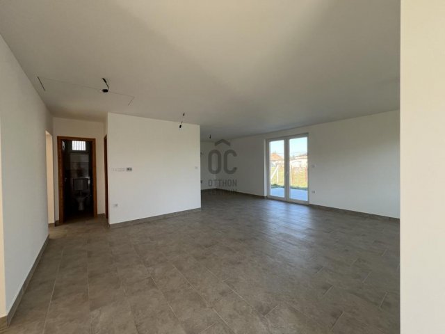 Eladó ikerház, Kakucson 89.9 M Ft, 4 szobás