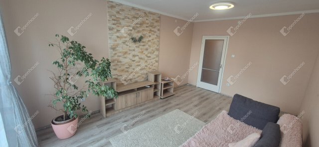 Eladó panellakás, Miskolcon 38.4 M Ft, 2 szobás