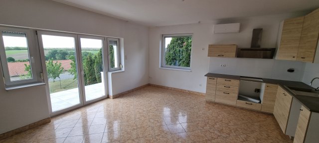 Kiadó téglalakás, albérlet, Telkin 270 E Ft / hó, 3 szobás
