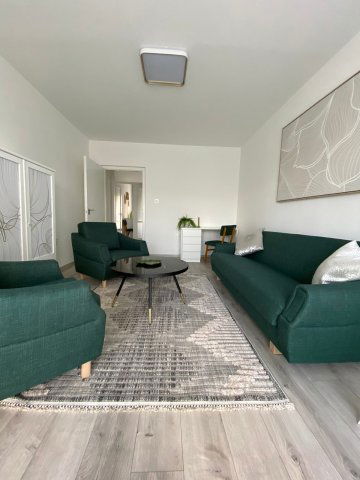 Kiadó panellakás, albérlet, Pécsett, Nagy Jenő utcában