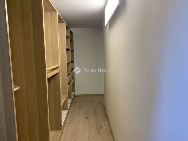 Eladó családi ház, Budapesten, XXII. kerületben 250 M Ft