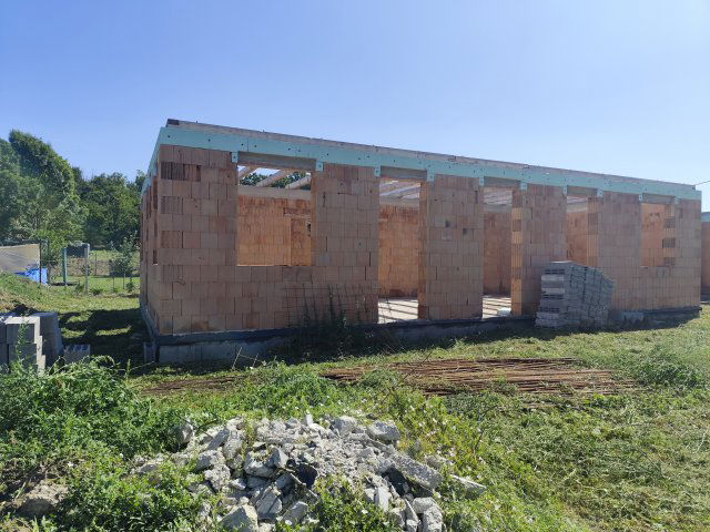 Eladó ikerház, Tordason 95 M Ft, 4+1 szobás