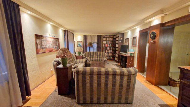 Eladó családi ház, Zsámbékon 152.9 M Ft, 5 szobás