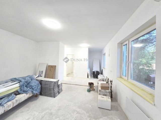 Eladó családi ház, Érden 100 M Ft, 2 szobás