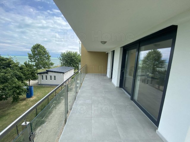 Eladó téglalakás, Siófokon 218.4 M Ft, 4 szobás